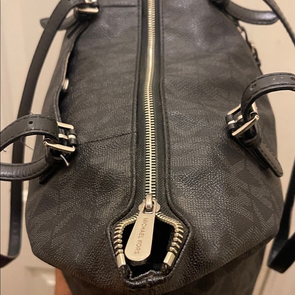 Michael Kors Black Tote Bag. Please read Description Notes - Picture 4 of 16